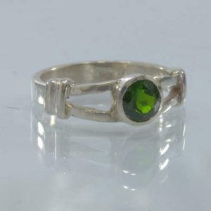 Green Chrome Diopside Gemstone Handmade Sterling Silver Ladies Ring size 7.25