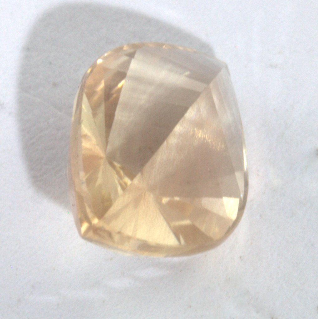 Sunstone Copper Shiller Precision Faceted Oval Cut 10.7mm VS Clarity 1.72
