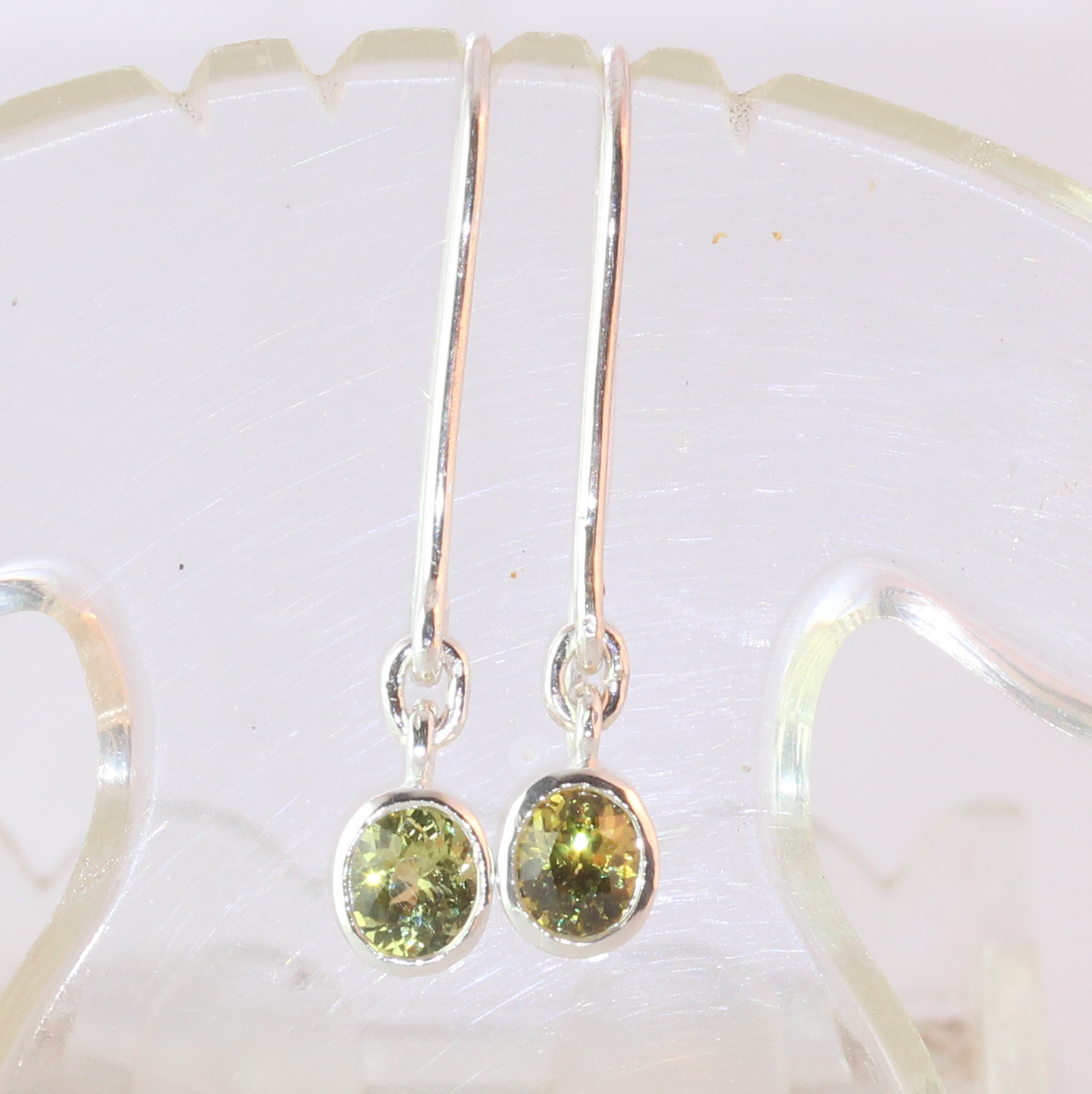 Earring Pair Green Mali Garnet Oval Gems Sterling Silver Dangle Hook Design 582